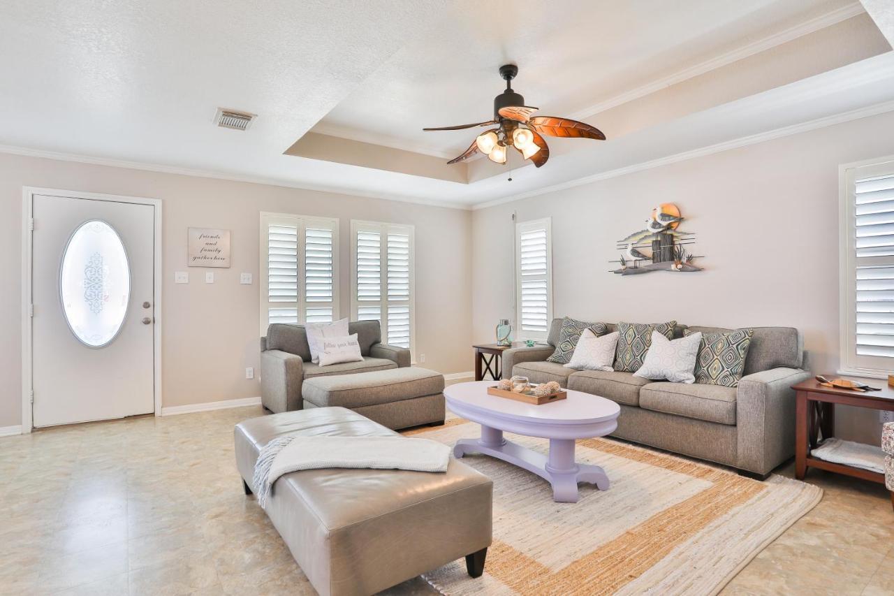 Bayside Bliss Villa Crystal Beach Exterior photo
