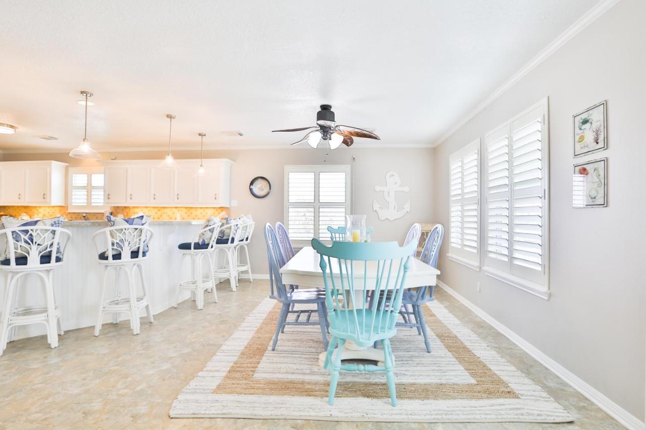 Bayside Bliss Villa Crystal Beach Exterior photo
